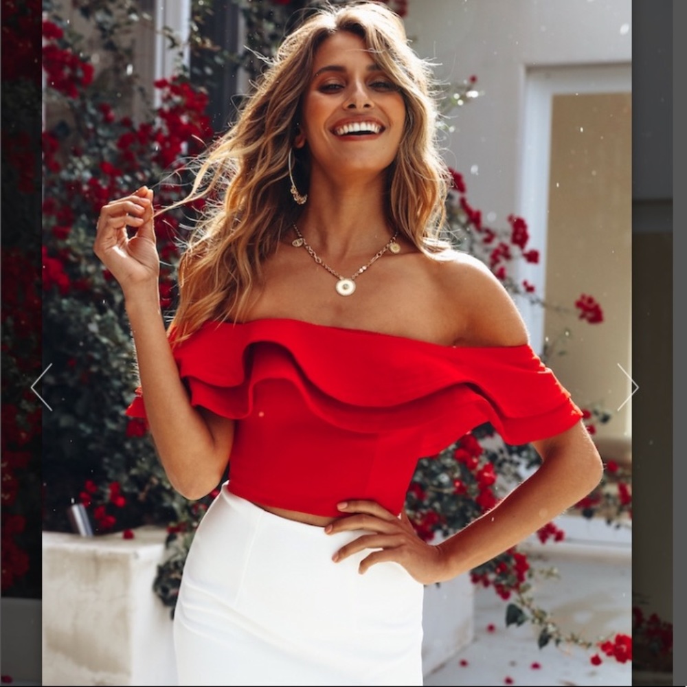 Red sexy ruffle crop top